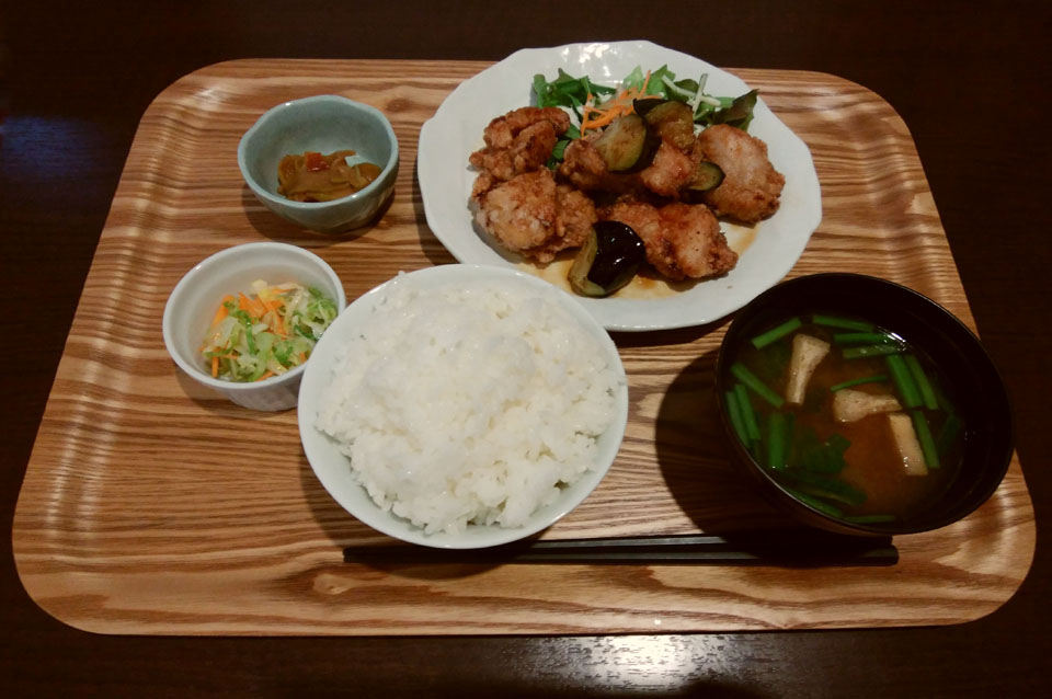 塩糀漬け鶏もも肉の唐あげ定食